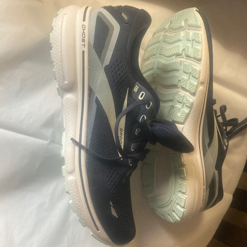 Brooks Women's Dark Blue and White Athletic Shoes - Picture 5 of 5